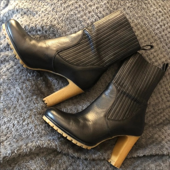 GUCCI BLACK Leather  BOOTS size 37/7 - Picture 4 of 12